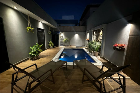 Casa a venda no condomínio Faixa Azul.