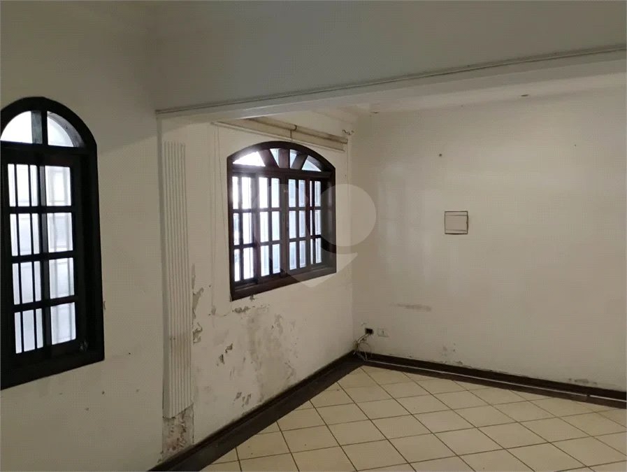 Vende-se sobrado de 3 andares na Vila Santa Catarina