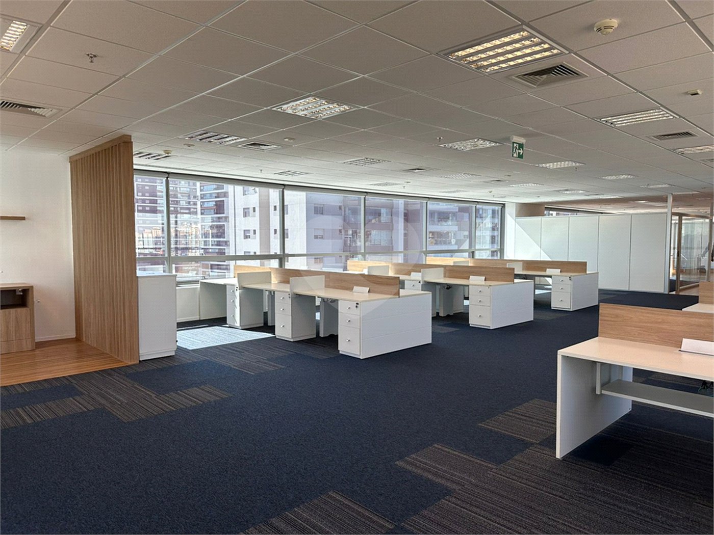 Conjunto comercial com 266m², 8 vagas, para locação no Brooklin