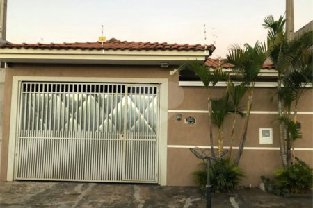 Casa térrea no Douradinho.