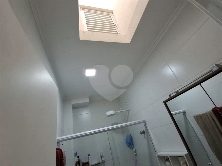 Casa à venda com 3 quartos, sendo 1 suíte, no condomínio Vila Arnoni, São Paulo - SP