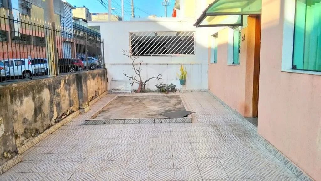 Sobrado espaçoso de esquina no bairro da Mooca!