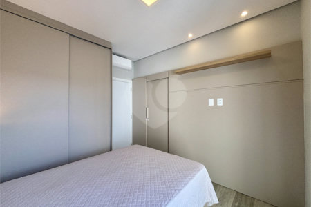 Indaiatuba - Sp - Condominio Maria Candida - R$ 2.250.000,00 - 3 suítes, sendo 1 master com closet e banheiro com duas cubas e dois chuveiros - Escritório - Piscina em Alvenaria aquecida e Hidro com Iluminação - Ar Condicionado instalado em todos os quartos, escritorio, sala e area gourmet