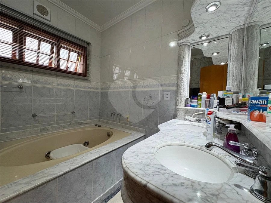 Casa a Venda no Condomínio Vista Alegre - Sede em Vinhedo/SP