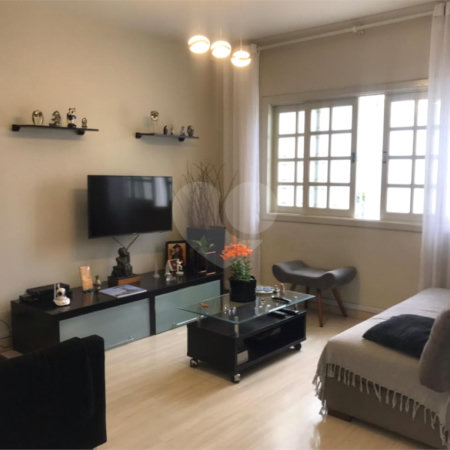 Casa Sobrado à venda no Planalto Paulista de 153m² com 3 dormitórios e 2 vagas