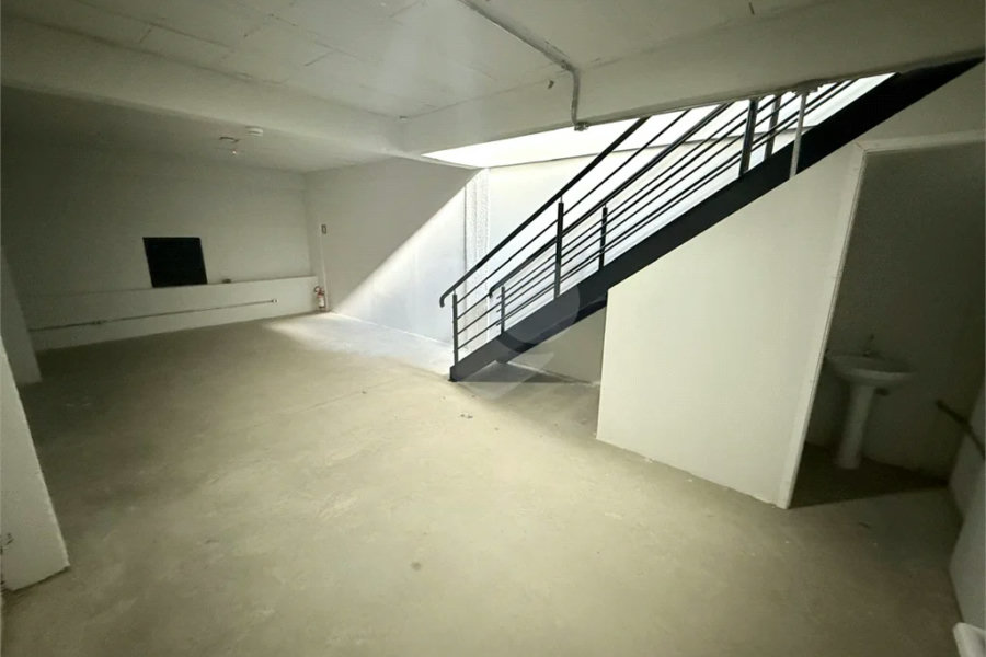 Salão Comercial para Locação – Vila Rezende