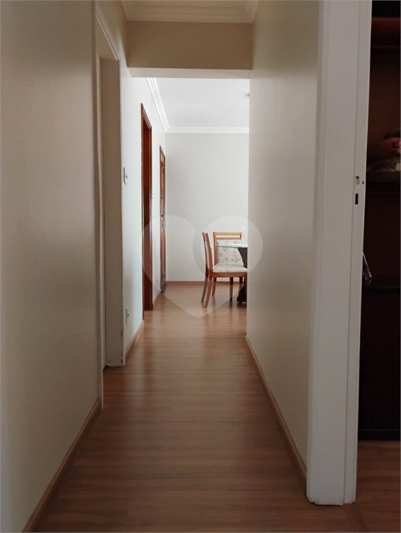 Vende-se apartamento no Jardim Aeroporto com 03 dormitórios
