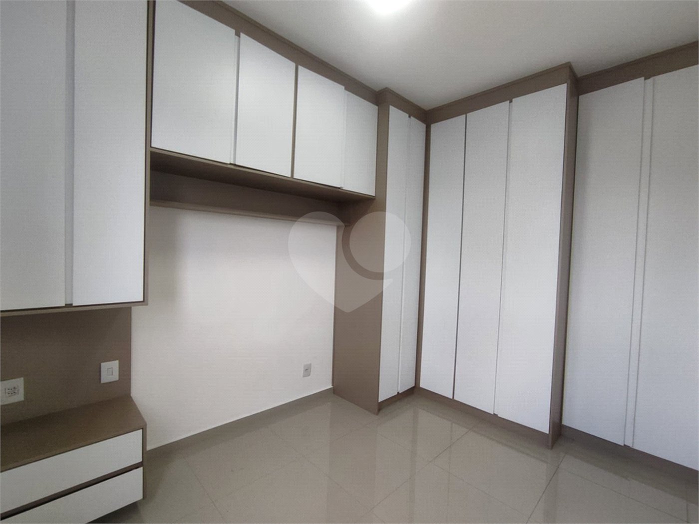 Apartamento á venda no Jardim Alvorada.