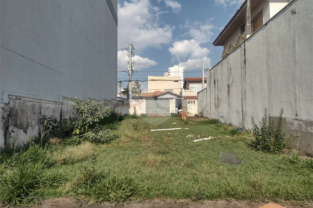 Terreno á venda no Jardim Paraíso