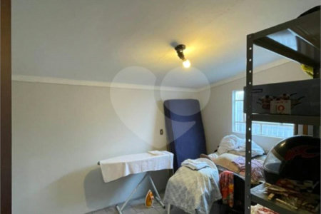 Casa térrea para venda no bairro Vila Xavier em Araraquara/SP.