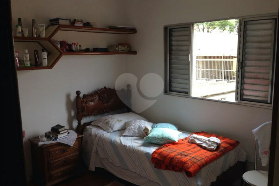 Vende-se Sobrado em Condomínio Fechado – 3 Dormitórios | 180 m²