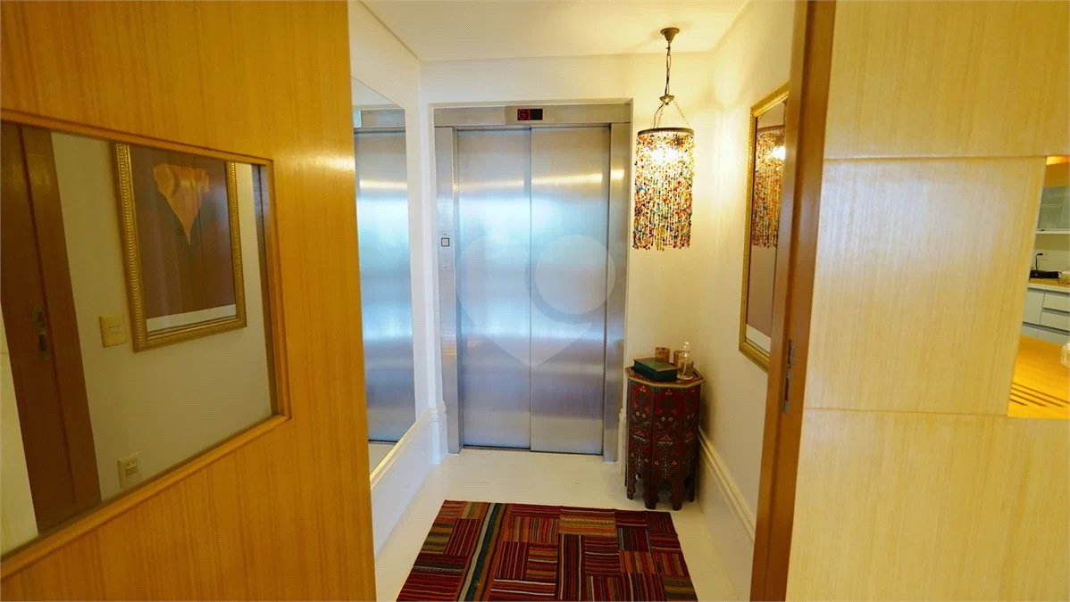 Apartamento à venda com 4 quartos, sendo 3 suítes, em Santo Amaro, São Paulo, SP