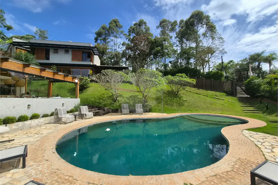 Casa em Condomínio de Alto Padrão no Suíça da Cantareira.