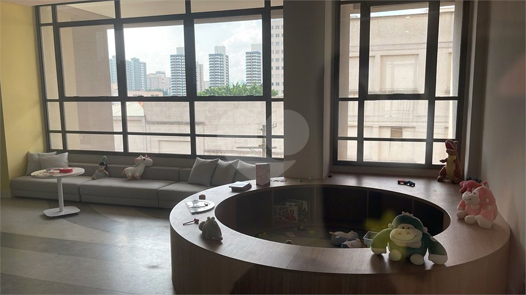 Apartamento á venda no 31o. andar com 126,53m2 COM VISTA PANORÂMICA PERMANENTE para a SERRA DA CANTAREIRA E PAULISTA, com 3 suítes e 2 vagas, Condomínio Clube,próximo do metro Brás. Estuda Proposta