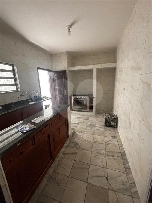 Casa com 70m², 3 dormitórios, sendo 1 suíte, 4 vagas, à venda no bairro do Ipiranga.