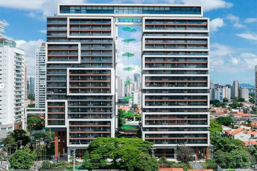 Apartamento possui uma suíte e homeoffice e varanda.