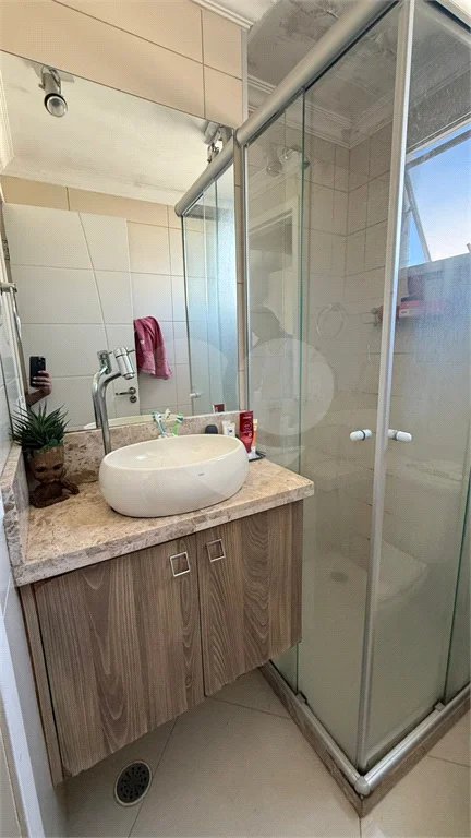 Apartamento com 48m², 2 dormitórios, 1 vaga de garagem, à venda em Itaquera.