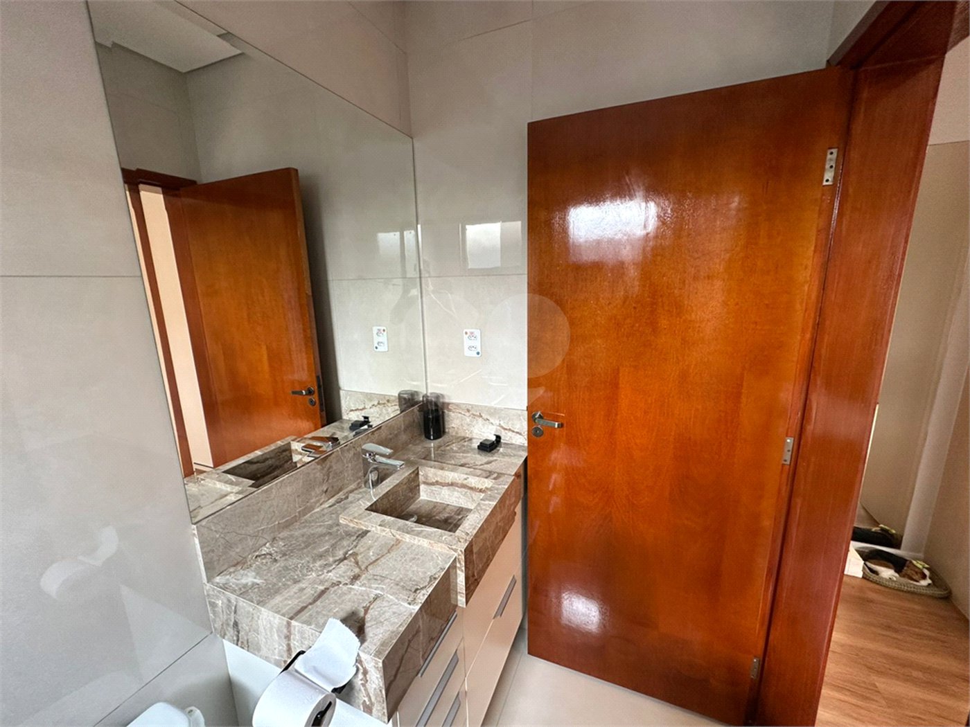 Apartamento Condomínio Montreal