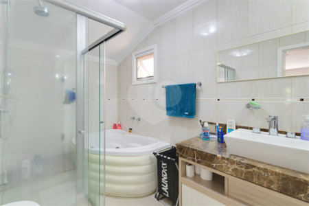 Casa à venda com 4 quartos, sendo 2 suítes, no condomínio Villa Franz Schubert, São Paulo - SP