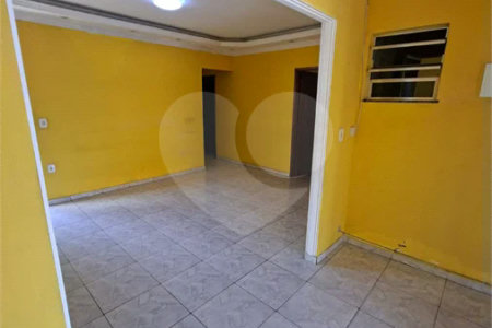 CASA Á VENDA EM SANTÍSSIMO ,ESTRADA DA POSSE ..