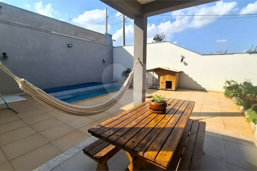 Sobrado com Piscina à Venda no Terras de Treviso – Piracicaba/SP