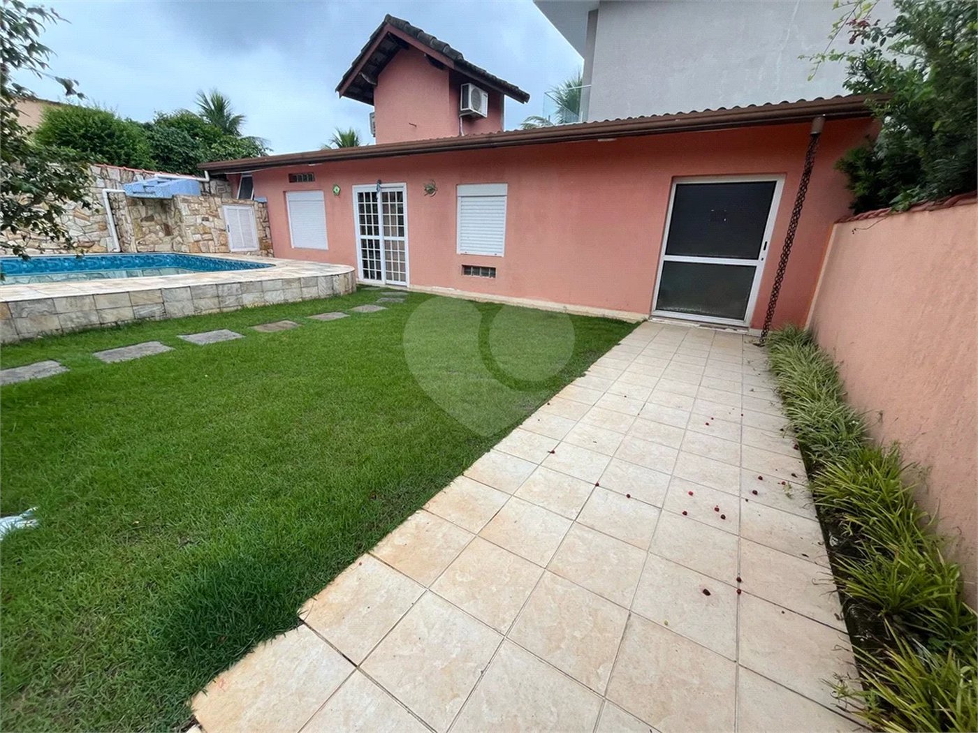 Casa à venda com 6 quartos, sendo 3 suítes, em Morada da Praia, Bertioga, SP