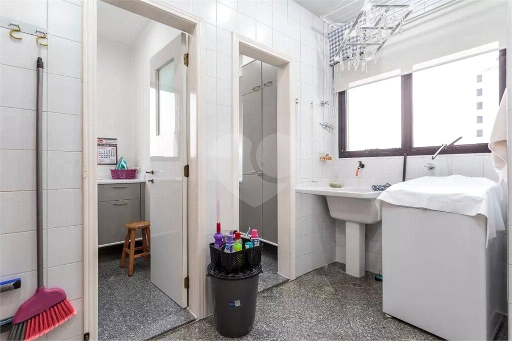 Apartamento à Venda 220m² Moema 4 Quartos