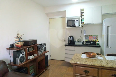 Apartamento à venda com 38m² e 1 dormitório, localizado no bairro Jardim Flor da Montanha.