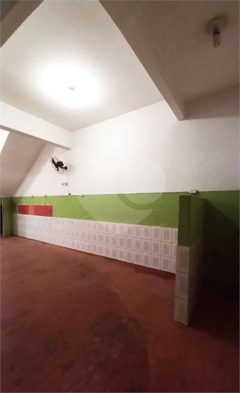 Aluga-se Salão Comercial de 150 m² no Jabaquara — Excelente Oportunidade!
