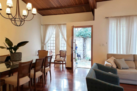CASA COM 250m² 5 QUARTOS SENDO 3 SUITES COM 3 VAGAS