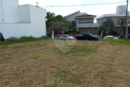 Terreno para venda no condomínio de alto padrão DAMHA II