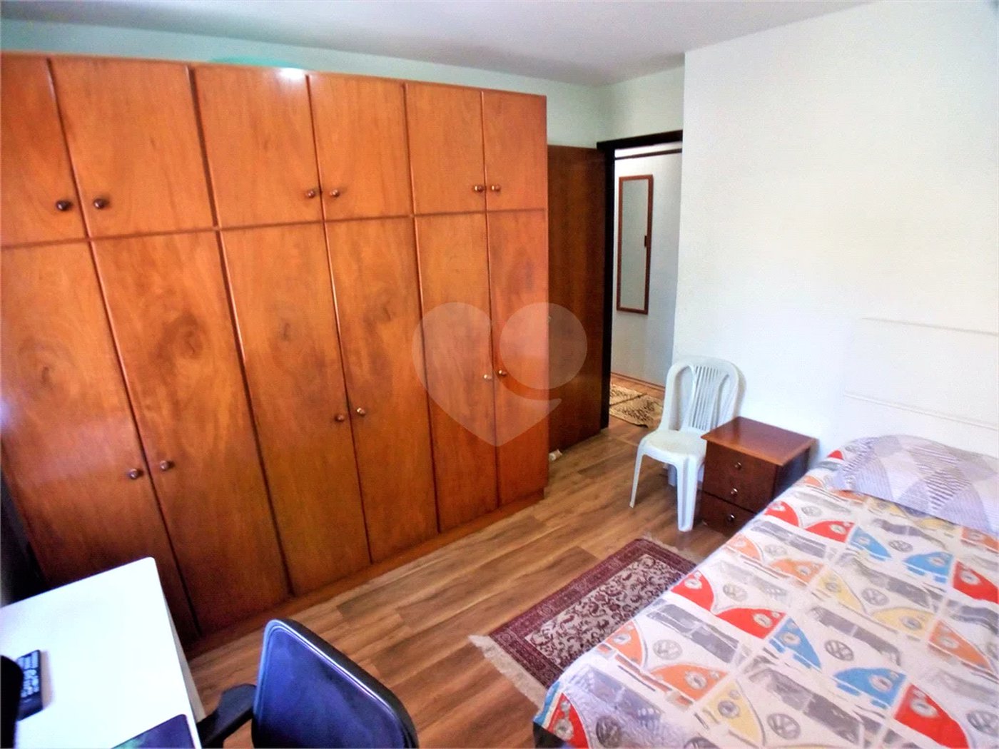 Reformado com 3 dormitórios, suíte com closet, 5 vagas e quintal, documentos em ordem para financiar