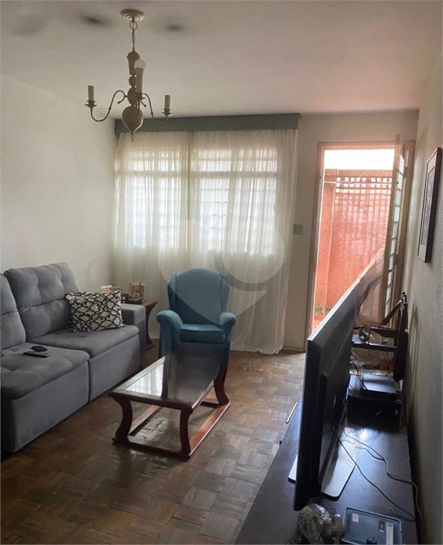 Sobrado á venda em Moema de 280m² com 3 vagas 3 dormitórios e 5 banheiros