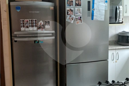 Apartamento a venda na Aclimação com 4 dormitórios e 2 vagas.