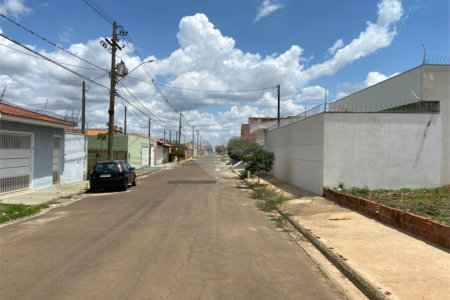 Terreno com 250,00 m² de área total.