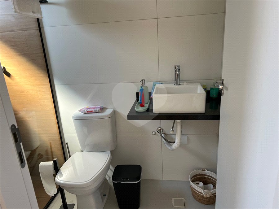 CASA TERREÁ COM 3 SUÍTES EM CONDOMÍNIO EM ATIBAIA