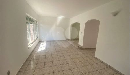 Casa Térrea à venda com 3 quartos, sendo 1 suíte,  no Centro, Mogi das Cruzes, SP