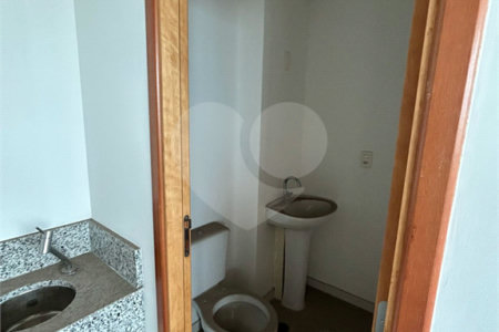 Oportunidade! Sala Comercial de 74m² com Estrutura Completa