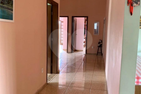 Casa ampla à venda no Vale das Flores em Atibaia