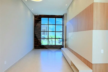 Casa térrea com 3 suítes no Condomínio Residencial Viena em Indaiatuba-SP - Acabamento de alto padrão - R$ 1.690.000,00 - AT 250 m² - AC 158 m² - 3 suítes,, sendo 1 suíte master com closet - Sala para dois ambientes (estar e jantar) - Cozinha planejada com ilha cooktop, forno elétrico e micro-ondas,