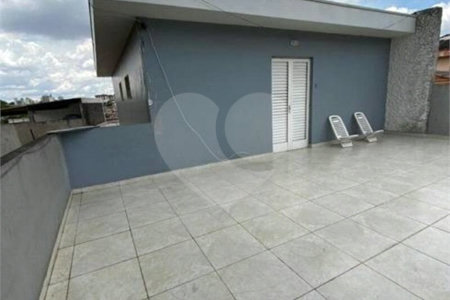 Casa com 202m² , 4 dormitórios , sendo 1 suíte , 3 vagas de garagem.