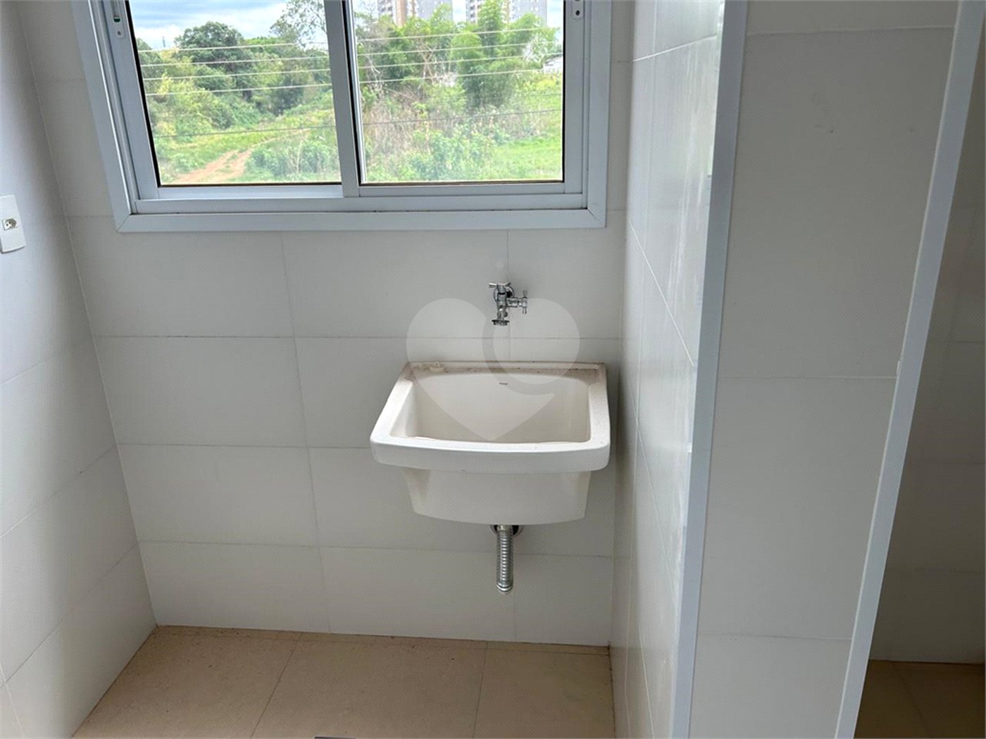 Apartamento a venda de 02 dormitórios