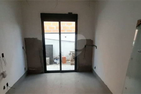 Casa a Venda no Condomínio Reserva Santa Isabel em Louveira/SP