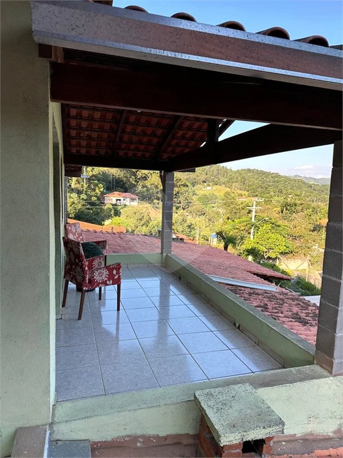 Sítio encantador em Nazaré Paulista – 1.000 m² de terreno, piscina e varanda gourmet