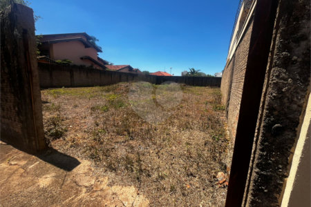 Terreno com 586,00 m² á Venda.