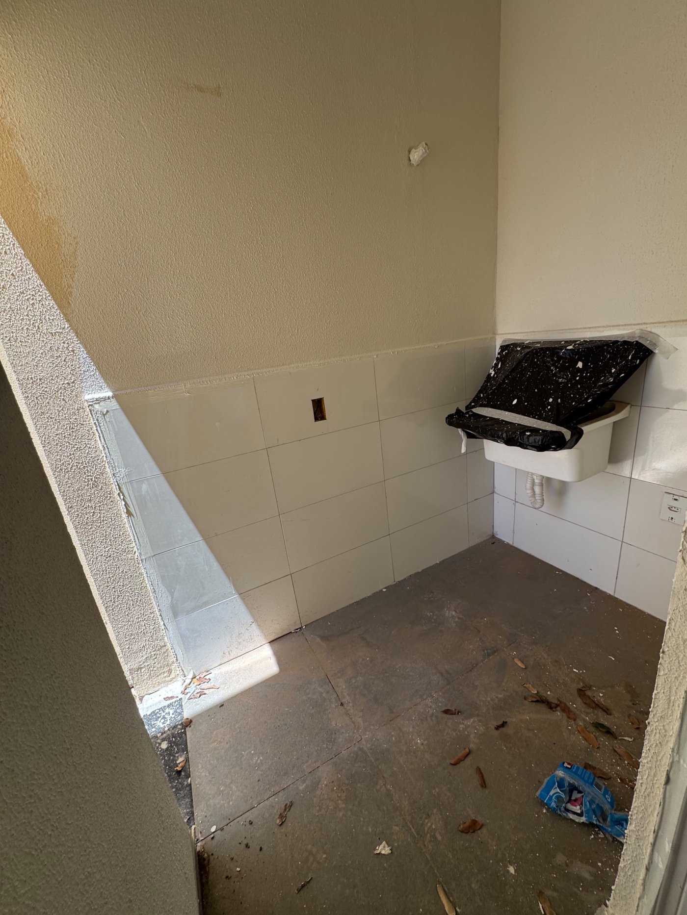 Casa à venda com 2 quartos em Jardim Aeroporto, Três Lagoas, MS