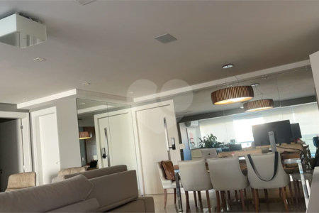 Apartamento na Mooca com 204 m² com vista maravilhosa, sendo 3 suítes e 4vagas.