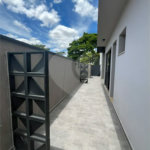 Casa de Alto Padrão à Venda – Condomínio Terra Magna | Indaiatuba/SP - Sofisticação, conforto e funcionalidade. Este magnífico sobrado possui 300 m² de área construída em um terreno de 420 m², com ambientes amplos, integrados e acabamentos de alto padrão. Destaques do imóvel - 4 dormitórios, sendo 3