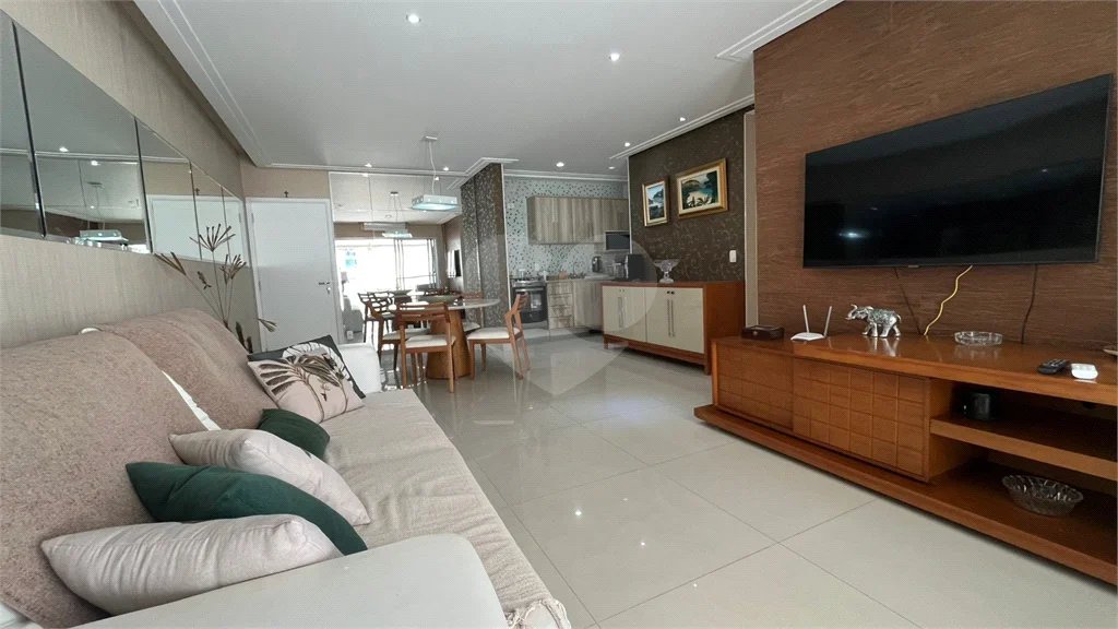 Apartamento à venda com 3 quartos, sendo 2 suítes,  em Riviera de São Lourenço, Bertioga, SP