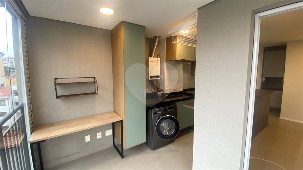 Apartamento mobiliado à venda na Vila Mariana, 2 quartos, varanda